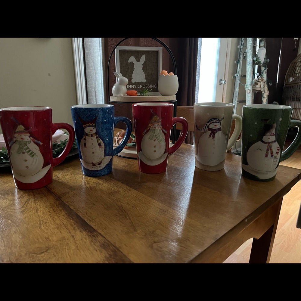 Set of 5 large ceramic mugs.  Snowmen designs.